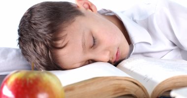 دراسة: قلة نوم الطفل تؤدى إلى اضطرابات سلوكية وعاطفية