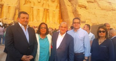 وزير السياحة يشهد ظاهرة تعامد الشمس على معبد أبوسمبل 