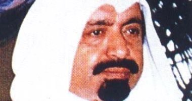 أمير قطر يؤدى صلاة الجنازة على الشيخ خليفة بن حمد آل ثان