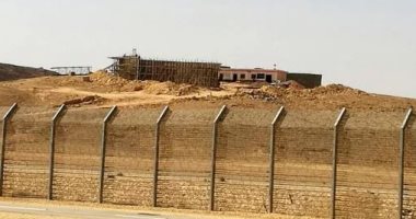 "يديعوت": إصابة عامل إسرائيلى على الحدود مع مصر برصاص مهربين 