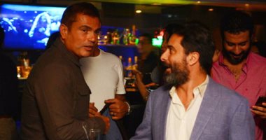 بالصور.. عمرو دياب يقابل "الشيخ جاكسون" في احتفال خاص
