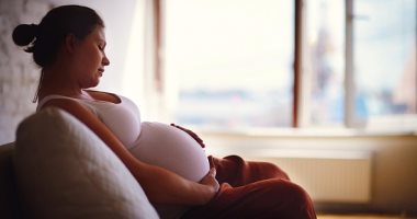 5 نصائح للتخلص من اكتئاب الحمل.. التفكير الإيجابى الخطوة الأولى