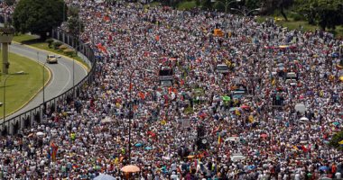 مظاهرات فى فنزويلا ضد وقف حملة الاستفتاء على بقاء الرئيس