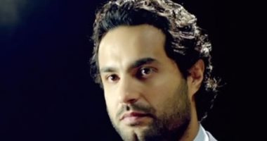 كريم فهمى يرد على مغرد انتقده على تويتر: هفكر أبطل حاضر عشان مزعلكش