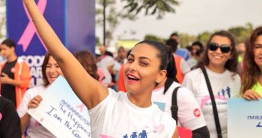 بالفيديو والصور ..ميس حمدان تشارك فى ماراثون بحملة للتوعية ضد سرطان الثدى