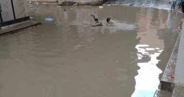 بالصور.. شوارع منطقة لعبة ببشتيل تغرق فى مياه الصرف الصحى