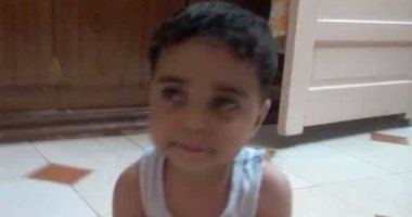 بالصور.. مأساة طفل بالمحلة عجز الأطباء عن علاجه من تشوه الجهاز الليمفاوى