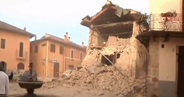 بالصور.. تعرض كنائس إيطالية تاريخية للدمار عقب زلزال بقوة 6 درجات  