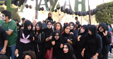 بالفيديو.. طلاب بجامعة عين شمس يحتفلون بـ"الهالوين" برسوم وملابس مرعبة