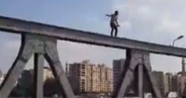 إنقاذ شاب حاول الانتحار بالقفز من أعلى كوبرى عباس بنهر النيل