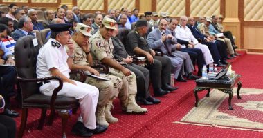 محافظ الإسكندرية يشيد بدور القوات المسلحة فى حل الأزمات