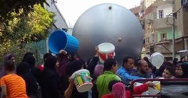 بالصور.. محطة القناطر الخيرية تدفع بـ"عربات مياه" بعد انقطاعها منذ 3 أيام