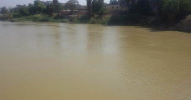 بالصور..  توقف مآخذ 10 محطات مياه بسوهاج و3 فى القليوبية بسبب عكارة النيل