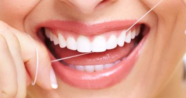 خيط الأسنان.. بعض الفوائد وكثير من الأضرار 
