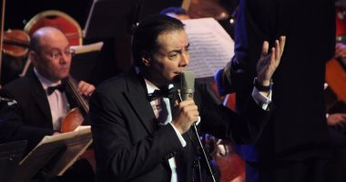عبده شريف يطرب جمهور الأوبرا بأغنيات العندليب عبد الحليم حافظ