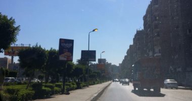 بالصور.. أعمدة الكهرباء مضاءة فى وضح النهار بشوارع مدينة نصر