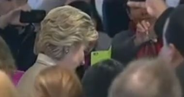 بالفيديو... هيلارى كلينتون تدلى بصوتها فى الانتخابات بولاية نيويورك