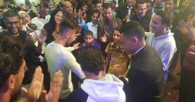 بالصور .. لاعبو طنطا يستعدون للزمالك بزفاف محمد مرسى