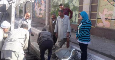 بالصور.. تطهير بالوعات الأمطار ووضع أغطية أسمنتية عليها بالمحلة