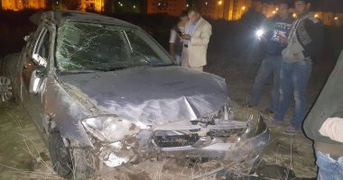 مصرع 2 وإصابة 6 أشخاص فى انقلاب سيارة على الطريق الصحراوى الغربى بسوهاج