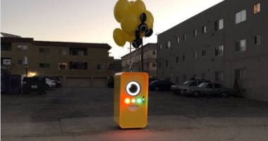 بالصور.. سناب شات تطلق آلات Snapbots لبيع نظارتها فى الشوارع