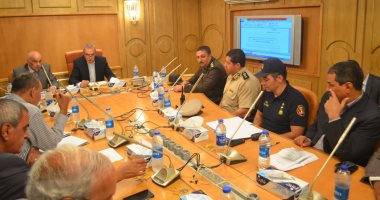 محافظة قنا يكلف بعقد لجنة دائمة لاتخاذ التدابير اللازمة للحد من آثار السيول