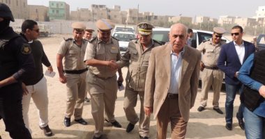 مدير أمن المنيا يتفقد 4 مواقع شرطية لمراجعة الخطط الأمنية