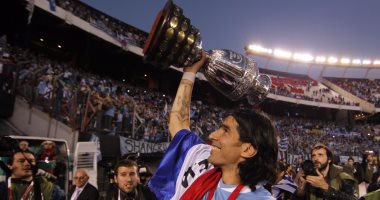 انفوجراف.. لاعب أوروجواى يدخل موسوعة جينيس بـ 28 صفقة انتقال 