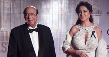 بالصور.. مادلين طبر وماجدة واصف أول الحضور بافتتاح مهرجان القاهرة السينمائى