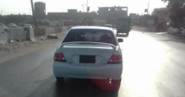 قارئ يرصد سيارة بدون أرقام على طريق "القاهرة - بلبيس" الصحراوى 