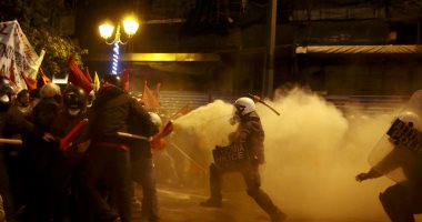 اشتباكات بين الشرطة اليونانية ومحتجين على زيارة "أوباما" لأثينا
