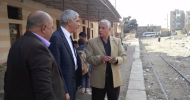 رئيس السكة الحديد يتفقد محطات ومزلقانات منطقة وسط الدلتا