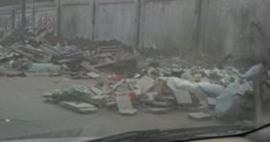 بالصور.. انتشار القمامة بالشارع الجديد فى شبرا الخيمة