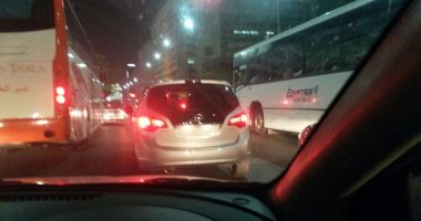 قارئ يرصد سيارة بدون أرقام فى شارع صلاح سالم ويطالب بضبط المخالفين