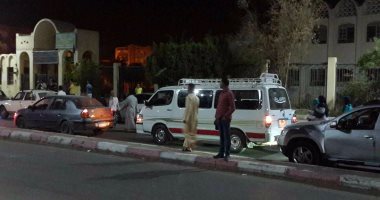 محافظ ومدير أمن أسوان يتفاوضان مع نائب النوبة بعد قطع طريقى أبوسمبل والسادات