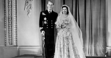 بالصور.. ملكة بريطانيا تحتفل بعيد زواجها الـ69