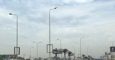 قارئة تشكو من إضاءة أعمدة الإنارة نهارا بشوارع مدينة الشيخ زايد