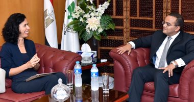 الرئيس التنفيذى للهيئة العامة للاستثمار يلتقى سفيرة سلوفينيا بالقاهرة 