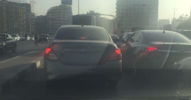 قارئ يرصد سيارة بدون أرقام فى ميدان التحرير.. ويطالب بتكثيف الرقابة