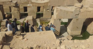 بالصور.. وزير الآثار يتفقد أعمال تطوير معبد سيتى الأول ومعبد الأوزوريون