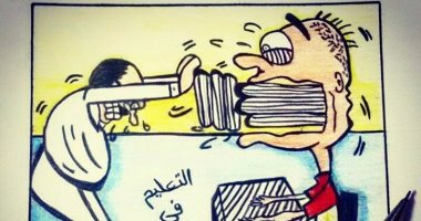 طالبة تعبر عن مشكلات التعليم فى مصر بموهبتها فى رسم الكاريكاتير