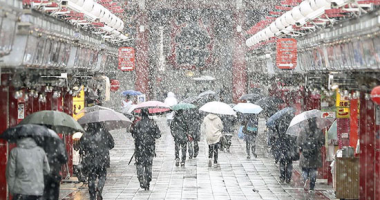 بالصور.. طوكيو تتعرض لموجة ثلوج فى نوفمبر لأول مرة منذ 54 عاما