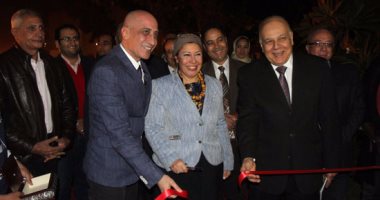  خالد سرور يفتتح معرض "جداريات مصرية" لصفية الفبانى  بقاعة الباب