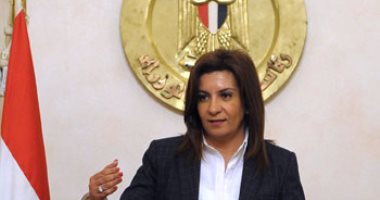 اتحاد العمال يستقبل وزيرة الهجرة بلافتة "أنتى عظيمة من عظيمات مصر"
