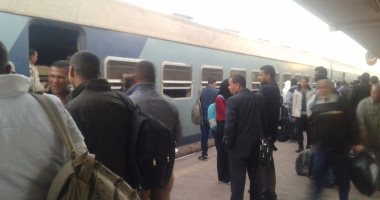  توقف حركة القطارات بخط القاهرة الإسكندرية بعد تعطل قطار بقويسنا فى المنوفية