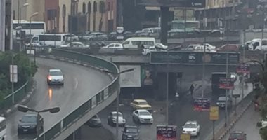 بالفيديو والصور.. سقوط أمطار على مناطق متفرقة بالقاهرة والجيزة