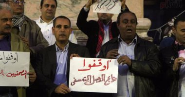 اللجنة النقابية بـ "المصرى اليوم" تستنكر وقف رواتب الصحفيين المعتصمين