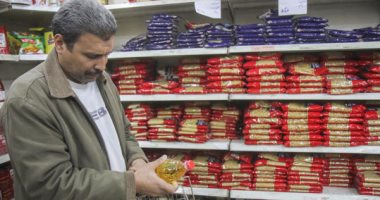 ضبط موظفين بمجمع استهلاكى بالإسكندرية يبيعان اللحوم بالسوق السوداء