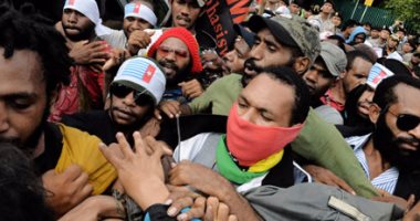 مقتل شخصين فى مظاهرات عنيفة بإندونيسيا