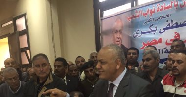 بالفيديو.. عمال الدلتا للسكر يهتفون "تحيا مصر" بعد وصول مسئولين لحل أزمتهم